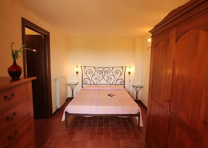 Casa Sara Con Wifi E Piscina Comune, A Soli 2 Km Dal Mare