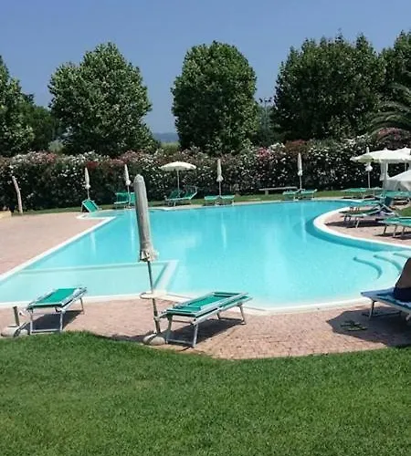 Casa Sara Con Wifi E Piscina Comune, A Soli 2 Km Dal Mare