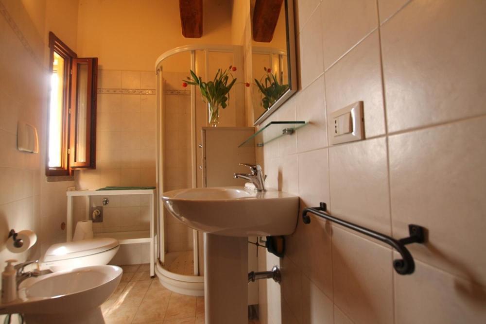 Casa Sara Con Wifi E Piscina Comune, A 2 Km Dal Mare Appartement *